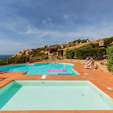 Holiday home Ginepro Giallo Trinita d'Agultu e Vignola