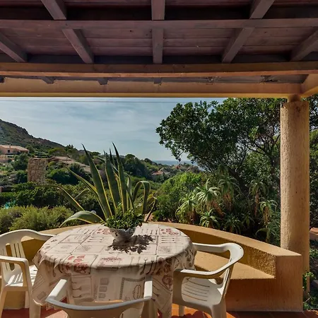 Holiday home Ginepro Giallo *