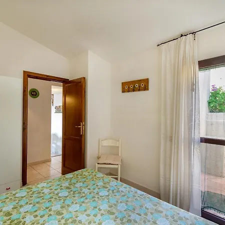 Holiday home Ginepro Giallo